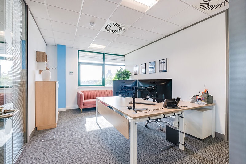 imgi_23_Office-image-10